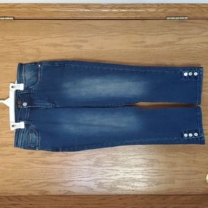 Never worn Lee Capris